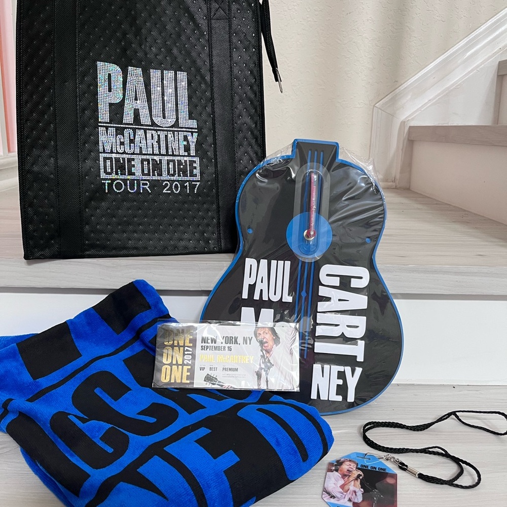 PAUL MCCARTNEY MEMORABILIA